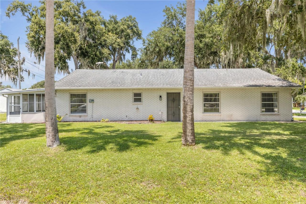 1870 Queen Palm Dr, Edgewater, FL 32141