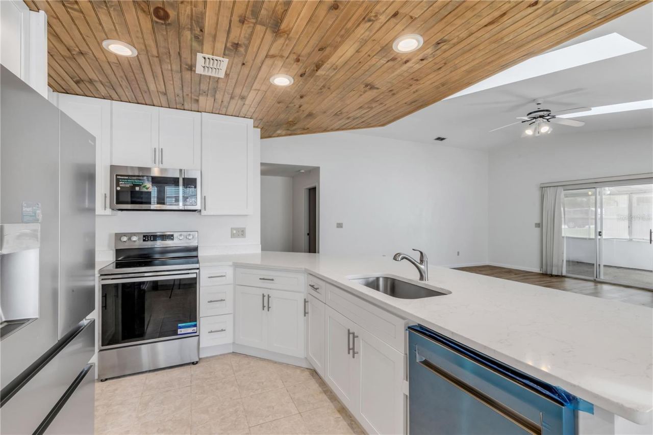 Photo 3 of 1870 Queen Palm Dr, Edgewater, FL 32141