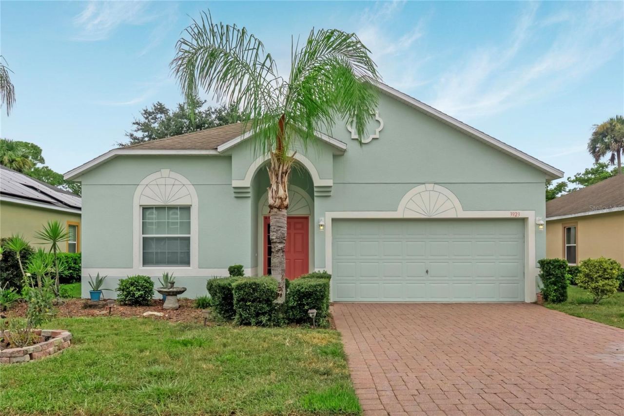 Photo 2 of 3923 Sunset Cove Dr, Port Orange, FL 32129