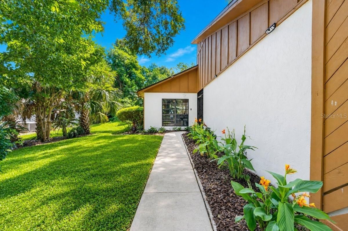 Photo 2 of 11 Indian Trl, Ormond Beach, FL 32174