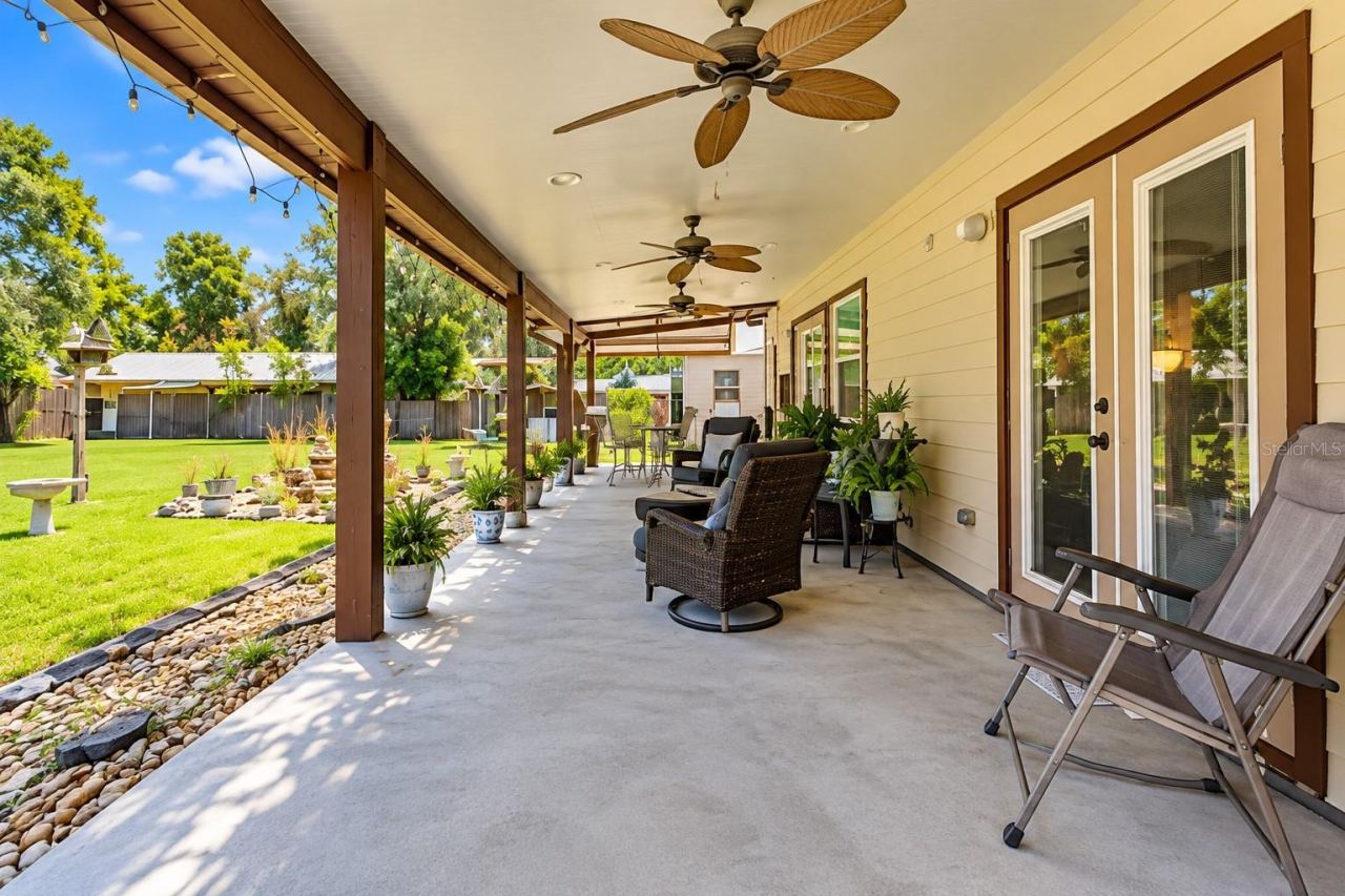 Photo 3 of 1555 Rowe Ln, Deland, FL 32720