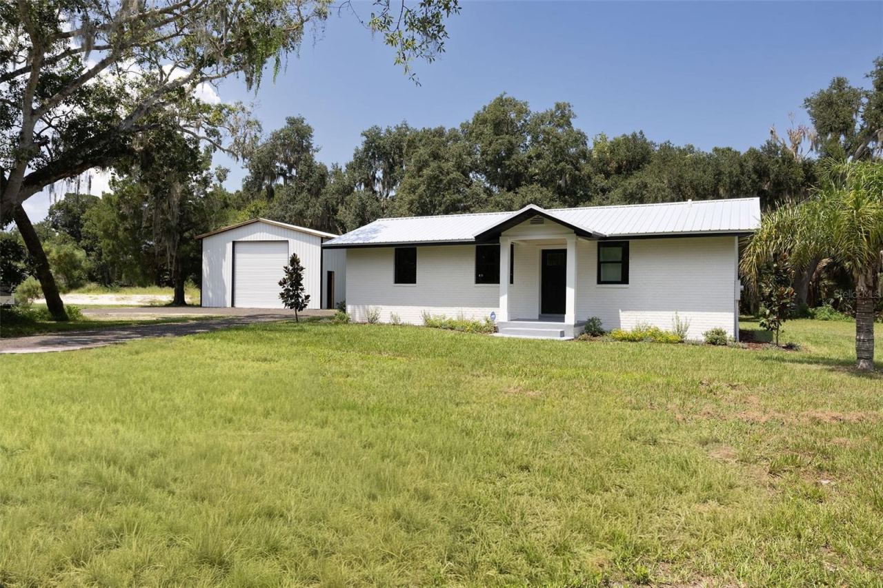 2463 Pioneer Trl, New Smyrna Beach, FL 32168