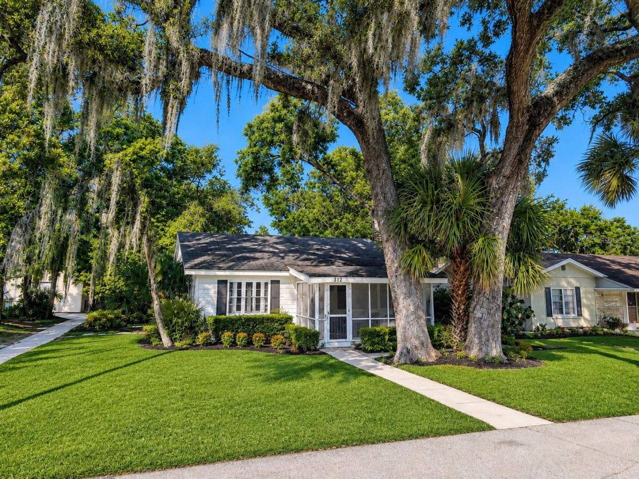 Photo 2 of 312 Hillman St, New Smyrna Beach, FL 32168