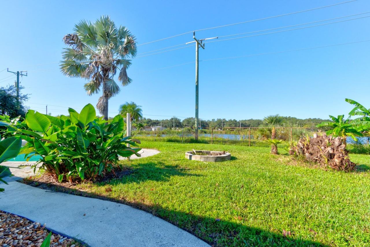 Photo 3 of 1026 Lake Ave, Edgewater, FL 32132