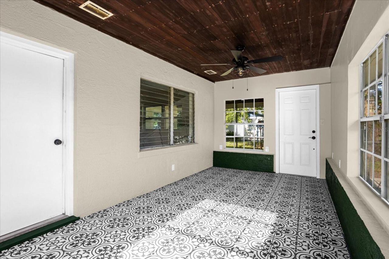Photo 2 of 1008 10th St, Daytona Beach, FL 32117