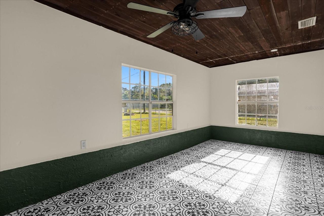 Photo 3 of 1008 10th St, Daytona Beach, FL 32117