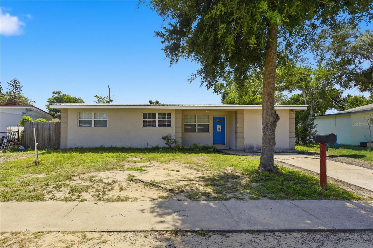 Photo 2 of 934 Lewis Dr, Daytona Beach, FL 32117