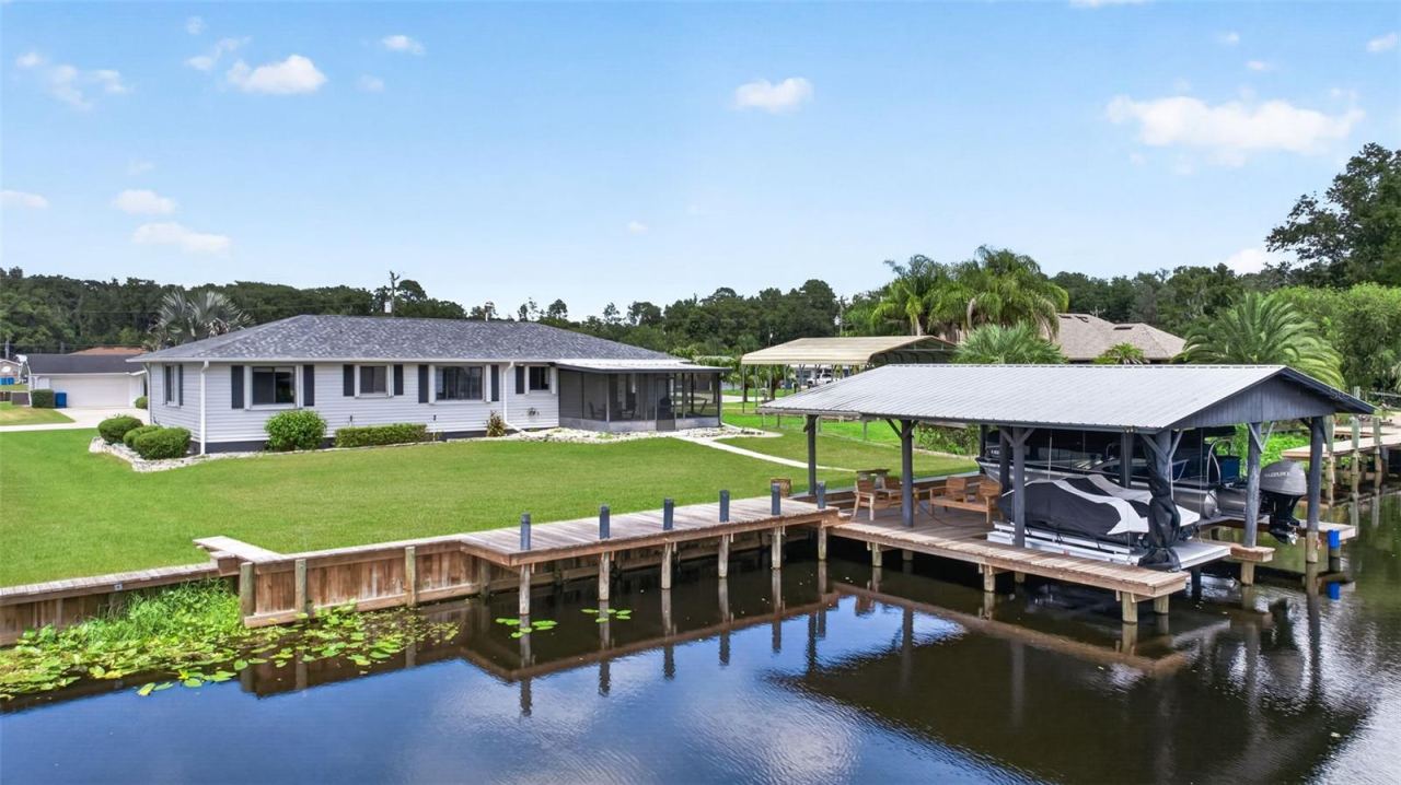 1613 Juno Trl, Astor, FL 32102