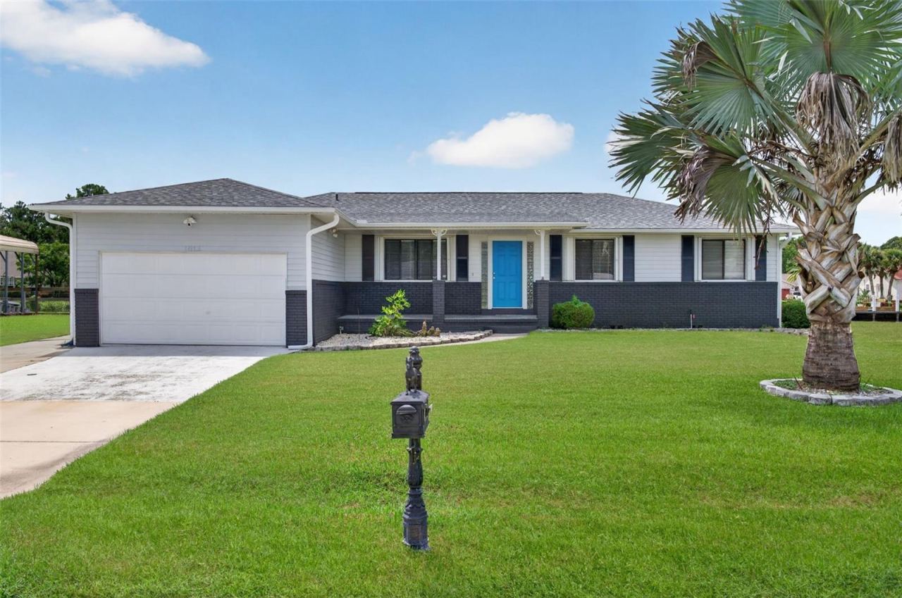 Photo 2 of 1613 Juno Trl, Astor, FL 32102