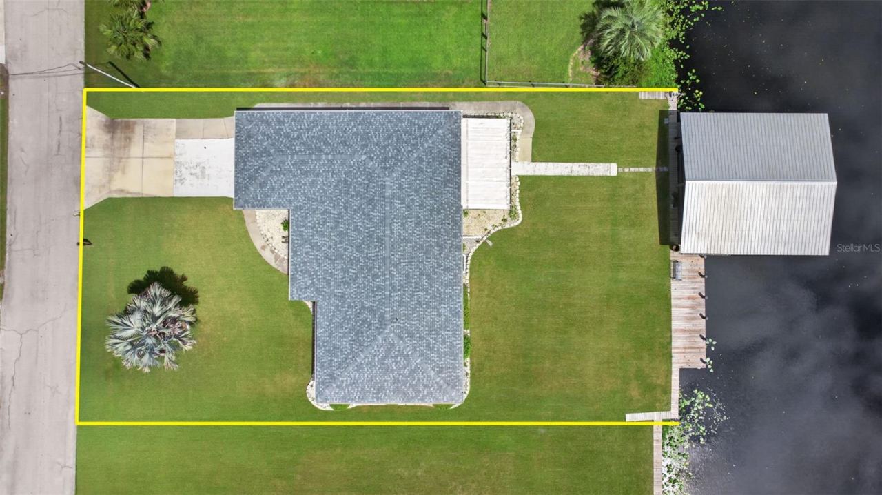 Photo 3 of 1613 Juno Trl, Astor, FL 32102