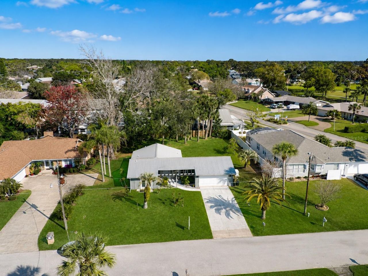 Photo 3 of 101 Sea St, New Smyrna Beach, FL 32168