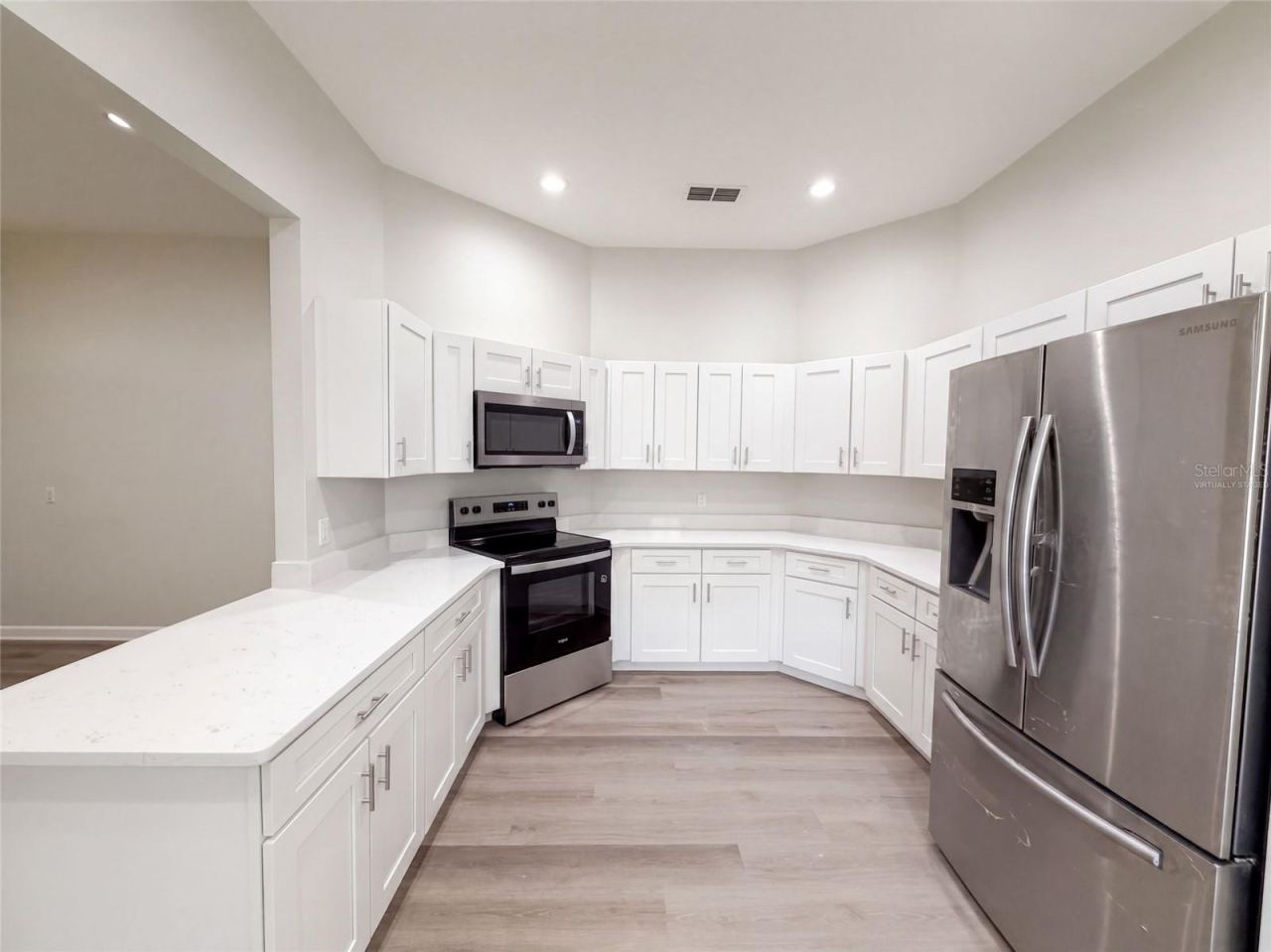 Photo 2 of 24 Bay Pointe Dr, Ormond Beach, FL 32174