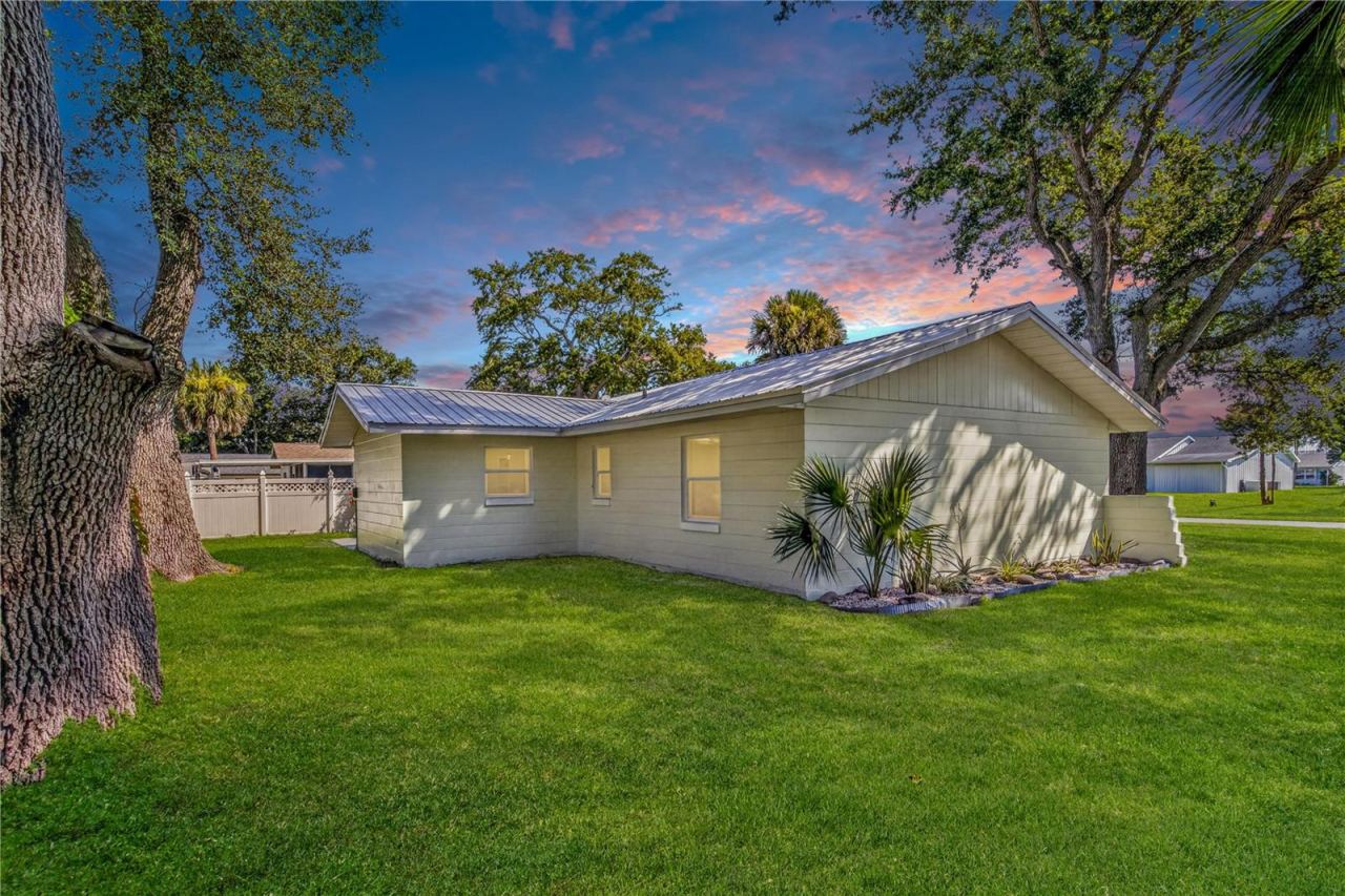 Photo 2 of 5464 Riverside Dr, Port Orange, FL 32127