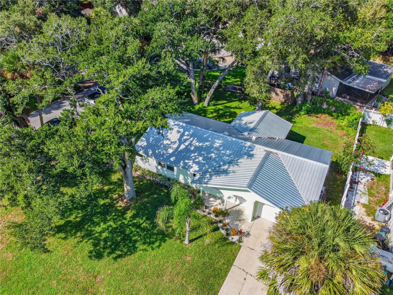 Photo 4 of 5464 Riverside Dr, Port Orange, FL 32127