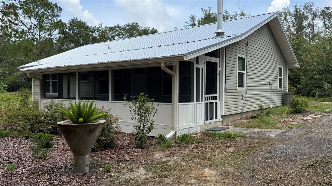 Photo 2 of 1520 Baden Powell Rd, Hawthorne, FL 32640