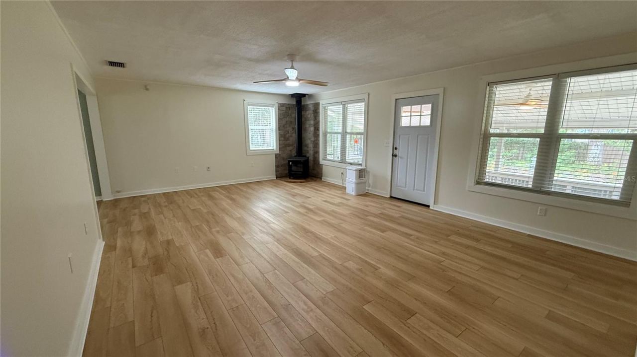 Photo 3 of 1520 Baden Powell Rd, Hawthorne, FL 32640