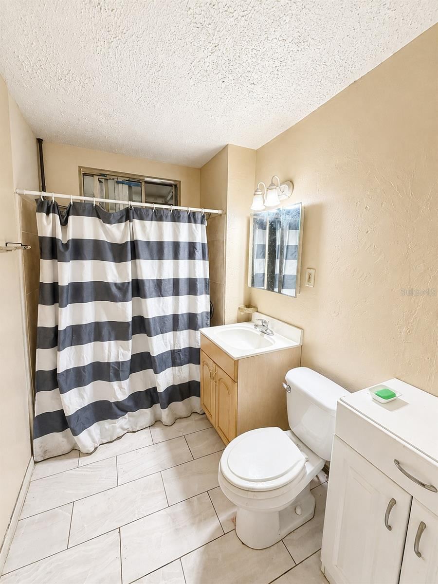 Photo 2 of 202 Shady Pl, Daytona Beach, FL 32114