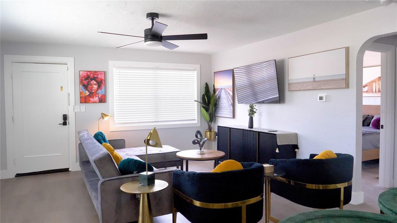 Photo 2 of 137 N Hollywood Ave, Daytona Beach, FL 32118