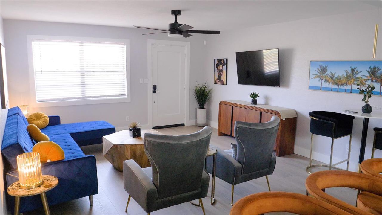 Photo 3 of 137 N Hollywood Ave, Daytona Beach, FL 32118
