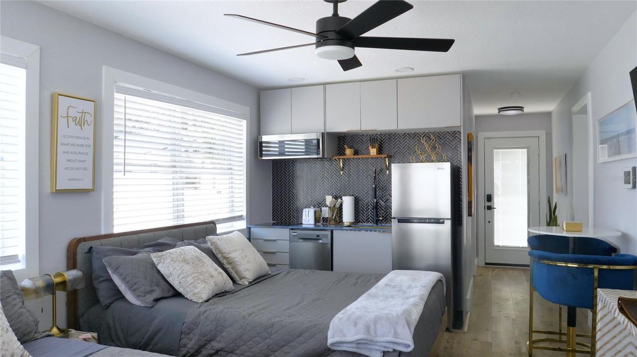 Photo 4 of 137 N Hollywood Ave, Daytona Beach, FL 32118
