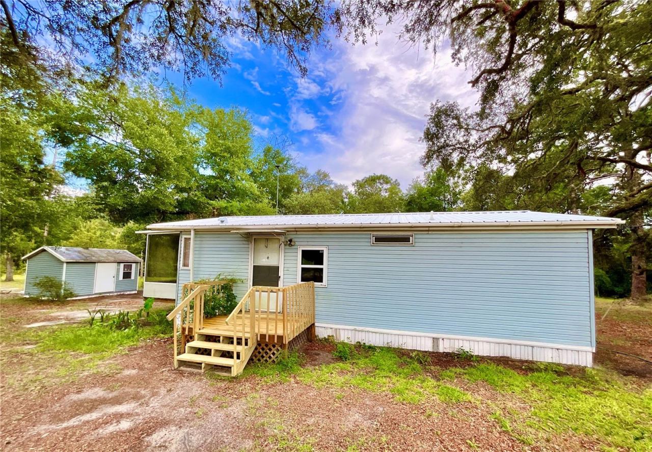 107 Crystal Lake Dr, Melrose, FL 32666
