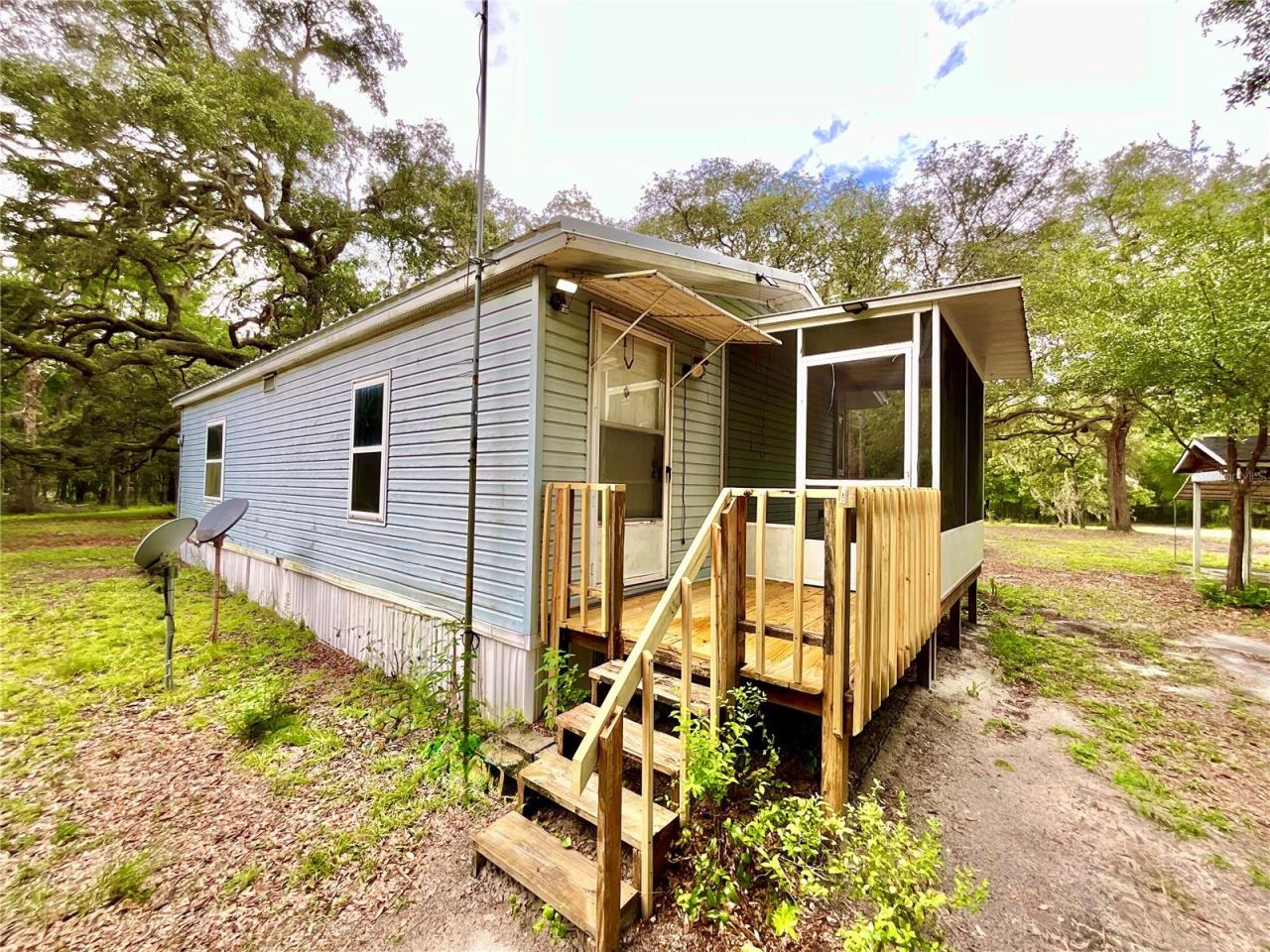 Photo 2 of 107 Crystal Lake Dr, Melrose, FL 32666