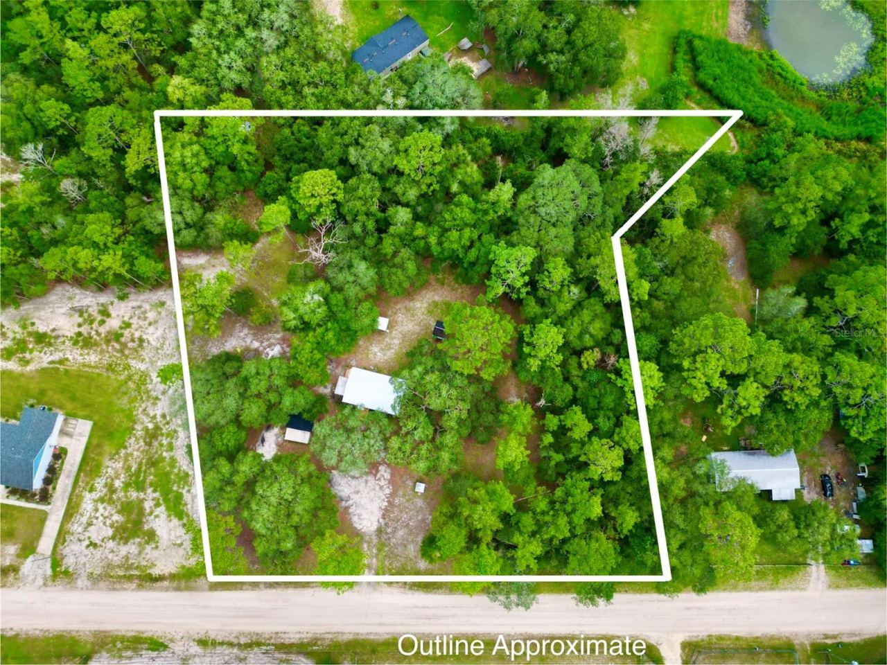 Photo 3 of 107 Crystal Lake Dr, Melrose, FL 32666