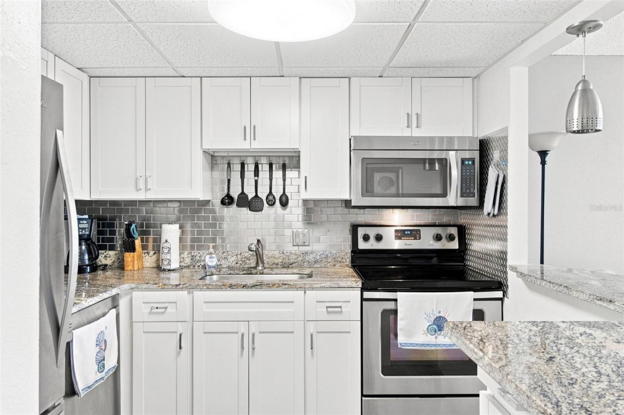 Photo 2 of 935 N Halifax Ave #604, Daytona Beach, FL 32118