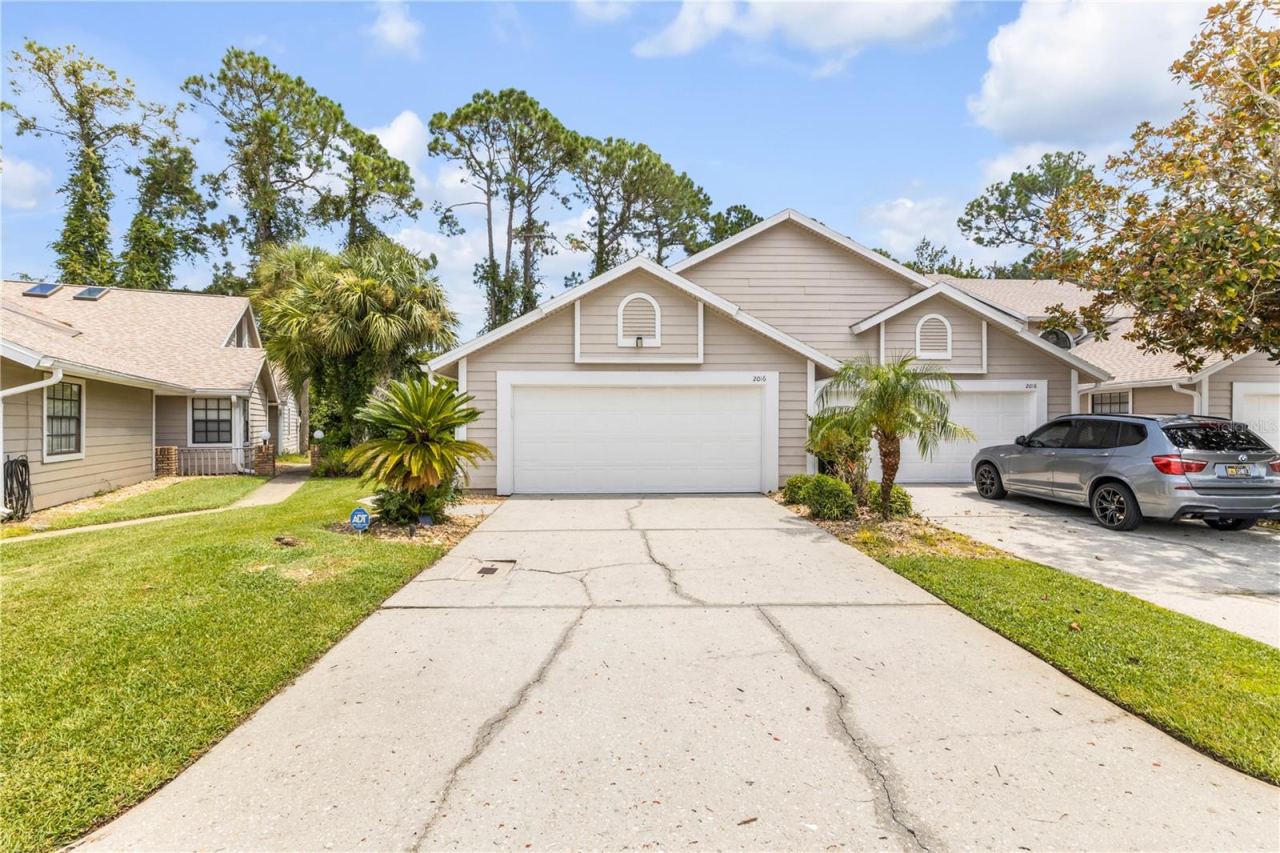 Photo 2 of 2016 Cornell Pl, Port Orange, FL 32128