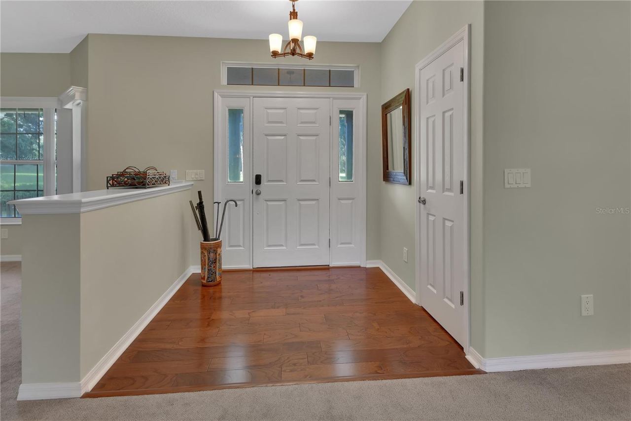 Photo 3 of 1925 Glenwood Oaks Ln, Deland, FL 32720