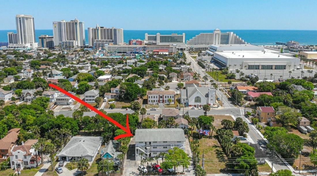 Photo 2 of 208 N Halifax Ave, Daytona Beach, FL 32118