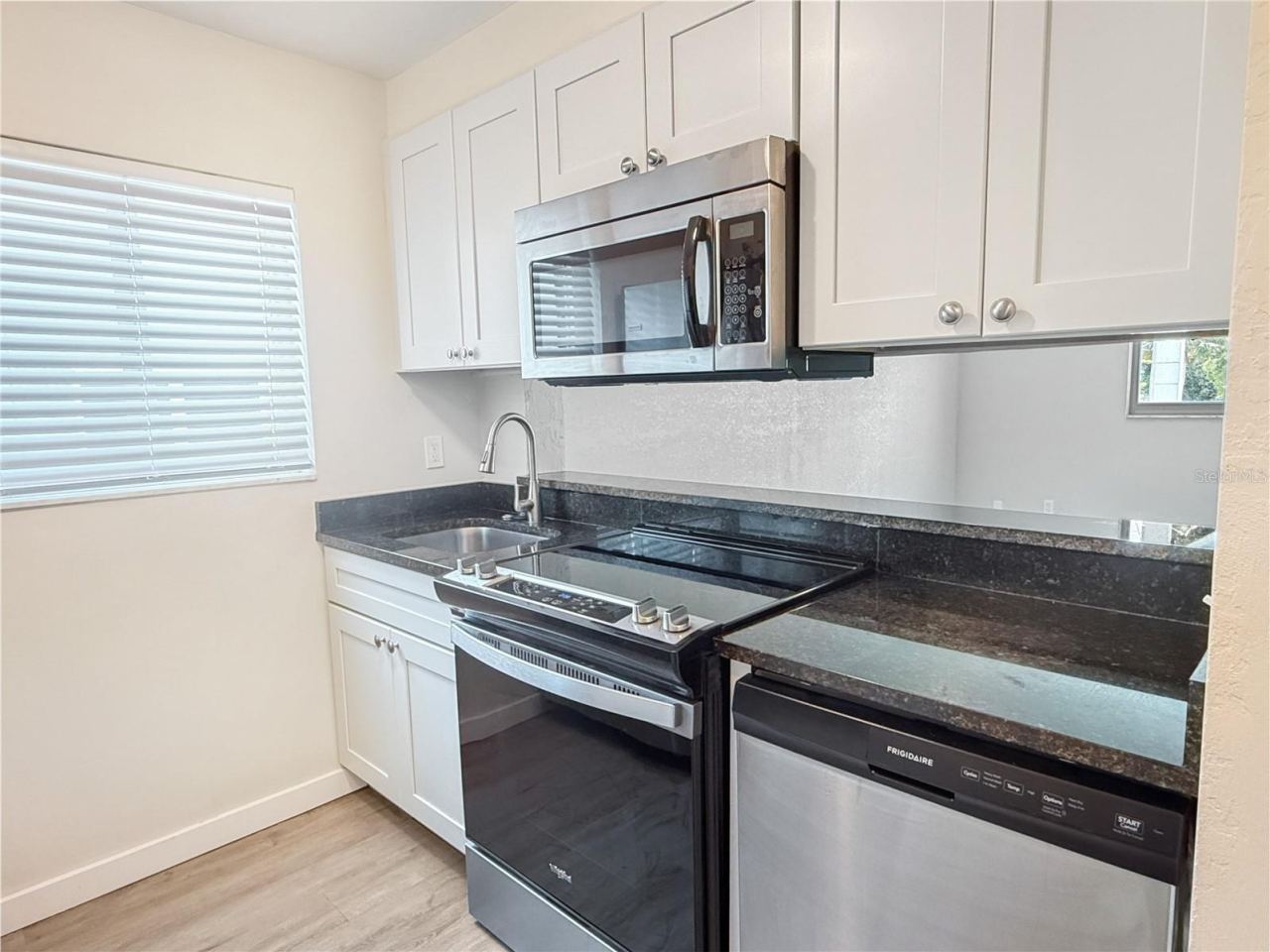Photo 5 of 208 N Halifax Ave, Daytona Beach, FL 32118