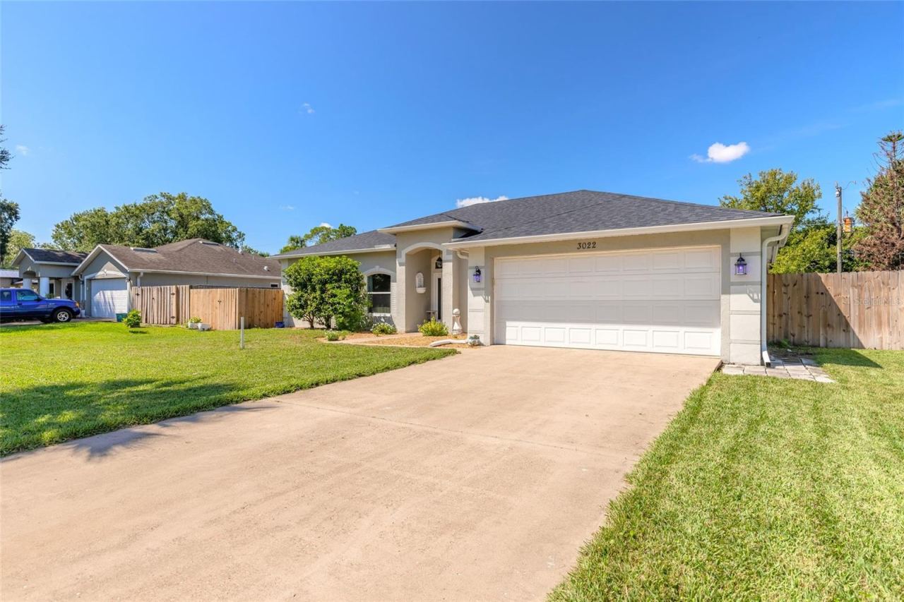 Photo 2 of 3022 Yule Tree Dr, Edgewater, FL 32141
