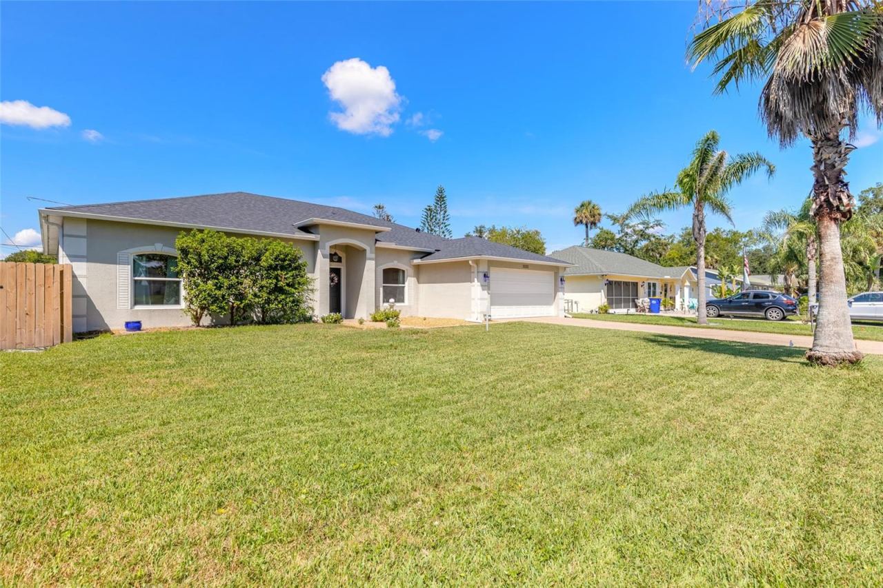 Photo 3 of 3022 Yule Tree Dr, Edgewater, FL 32141