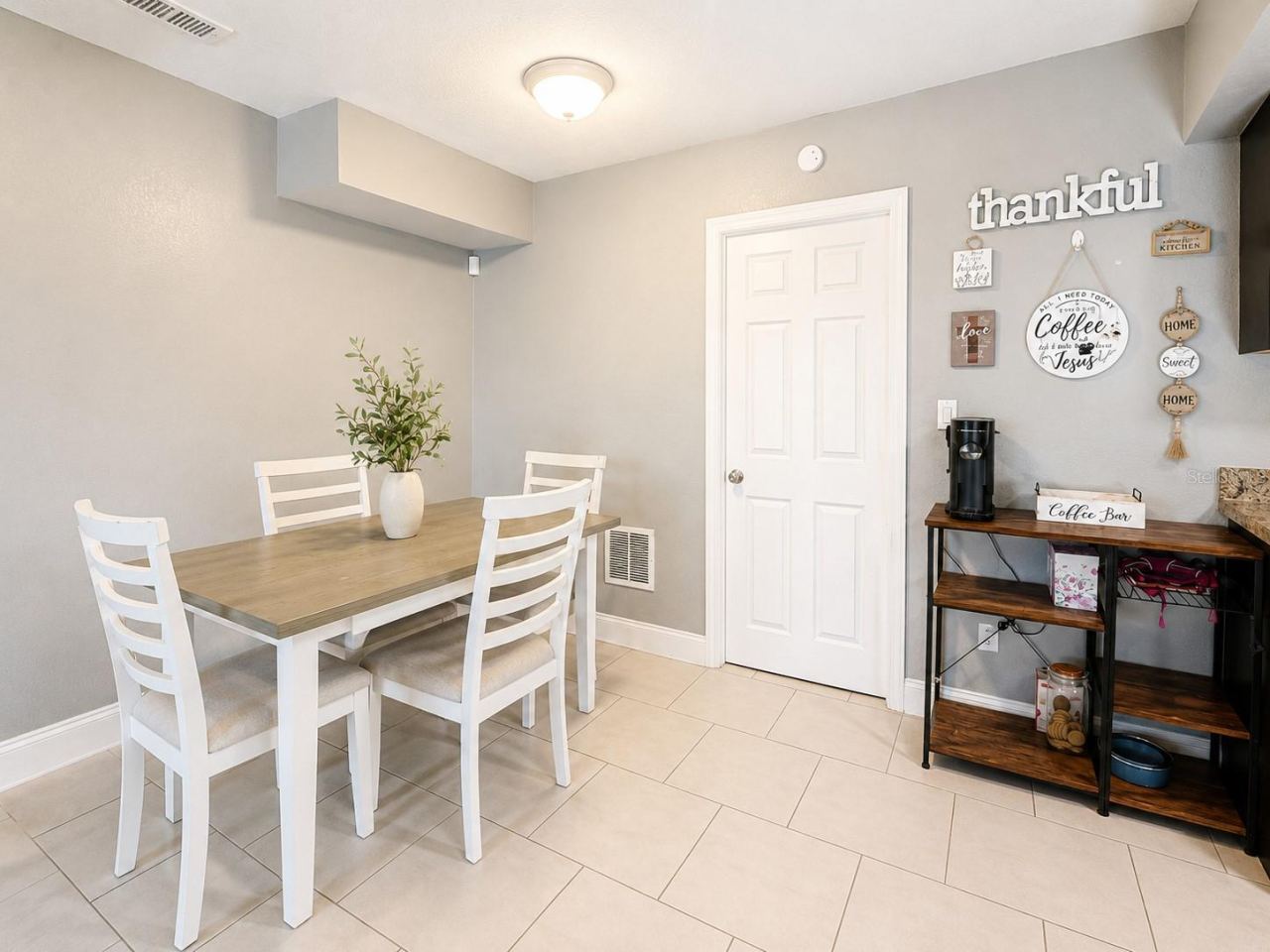 Photo 3 of 1035 Cobblestone Ave, Deltona, FL 32725