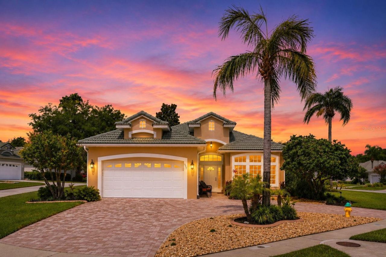 367 Foxhill Dr, Debary, FL 32713