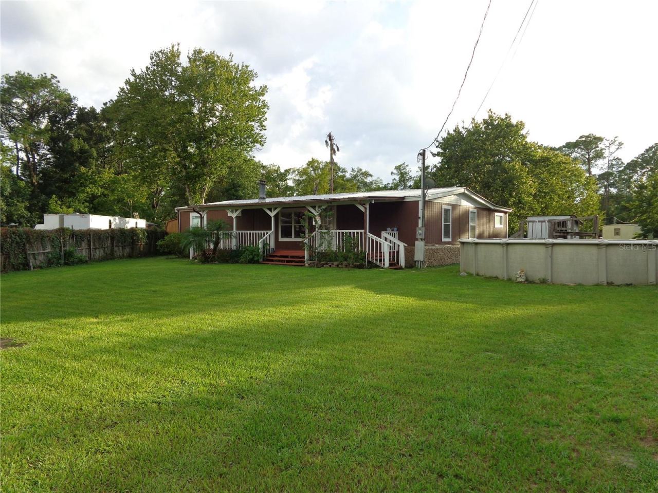 Photo 2 of 135 Sportsman Rd, Satsuma, FL 32189