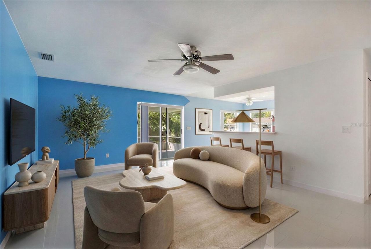 Photo 2 of 561 15th St, Holly Hill, FL 32117
