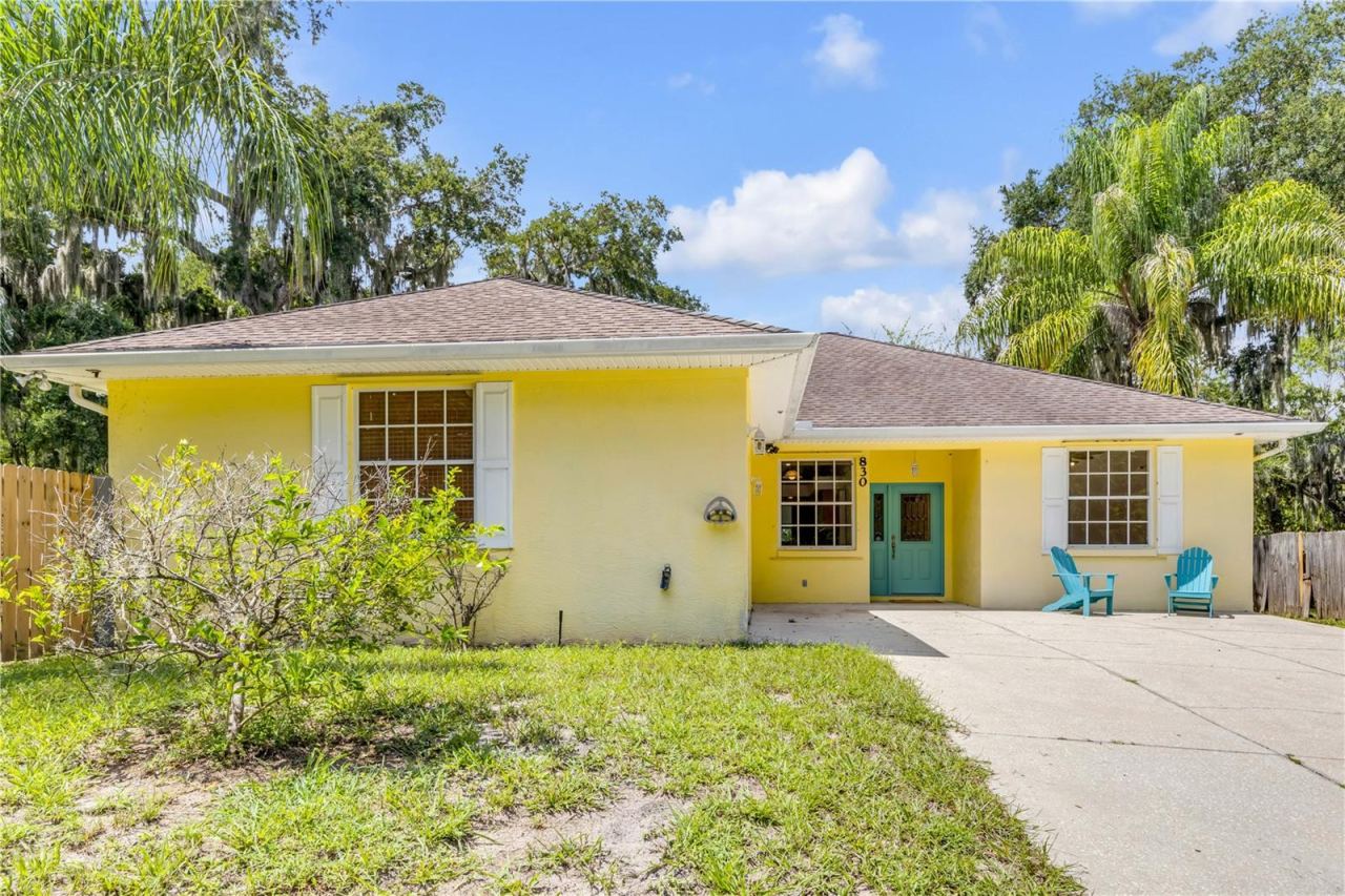 830 S Duss St, New Smyrna Beach, FL 32168