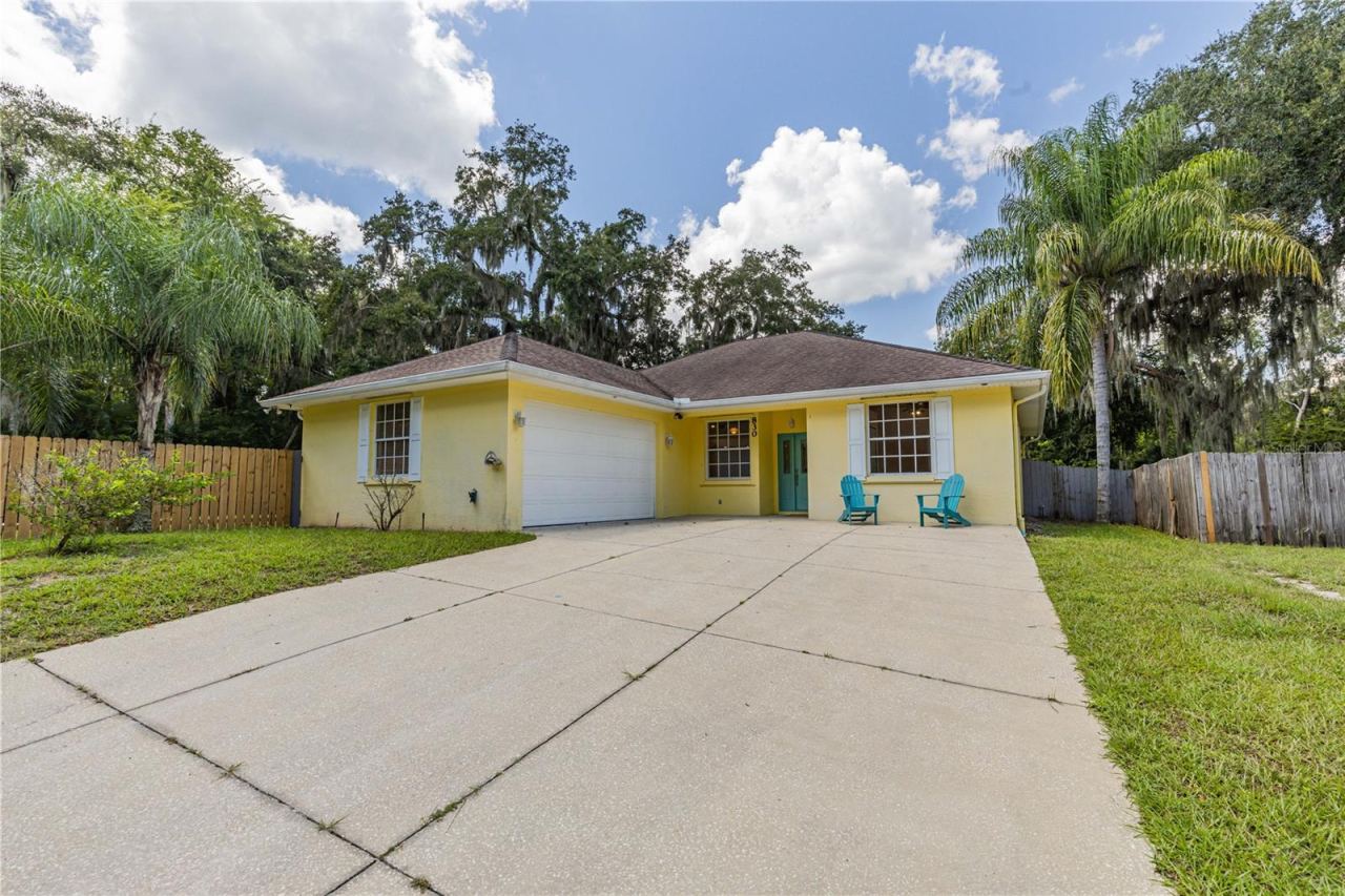 Photo 3 of 830 S Duss St, New Smyrna Beach, FL 32168