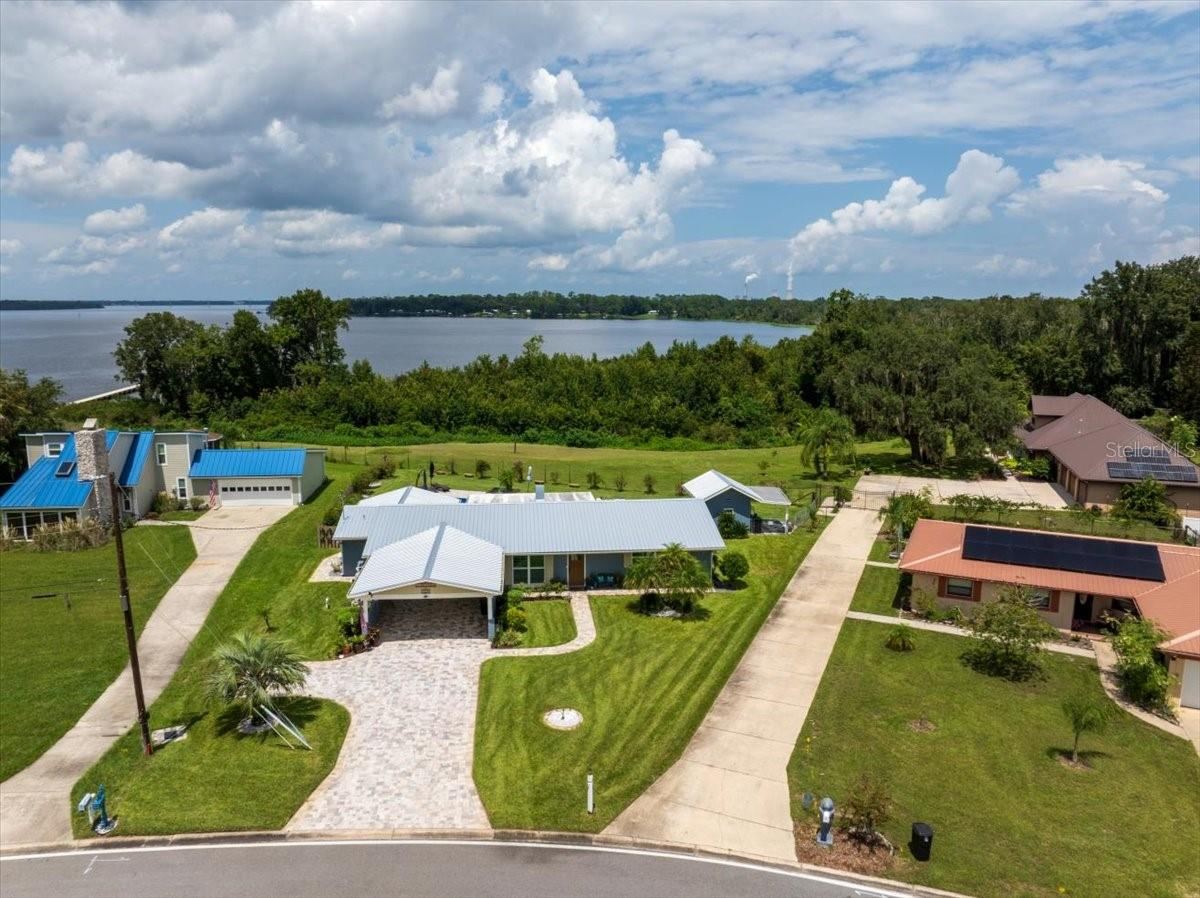 209 River Dr, East Palatka