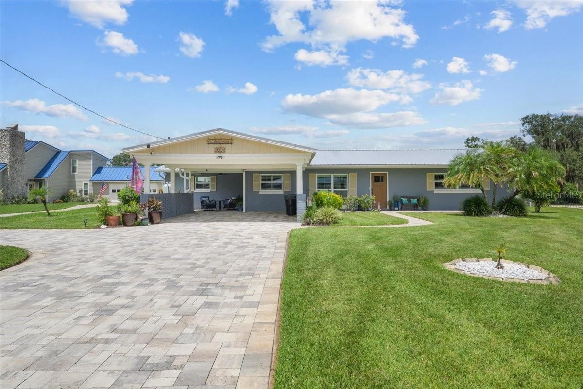 Photo 2 of 209 River Dr, East Palatka, FL 32131