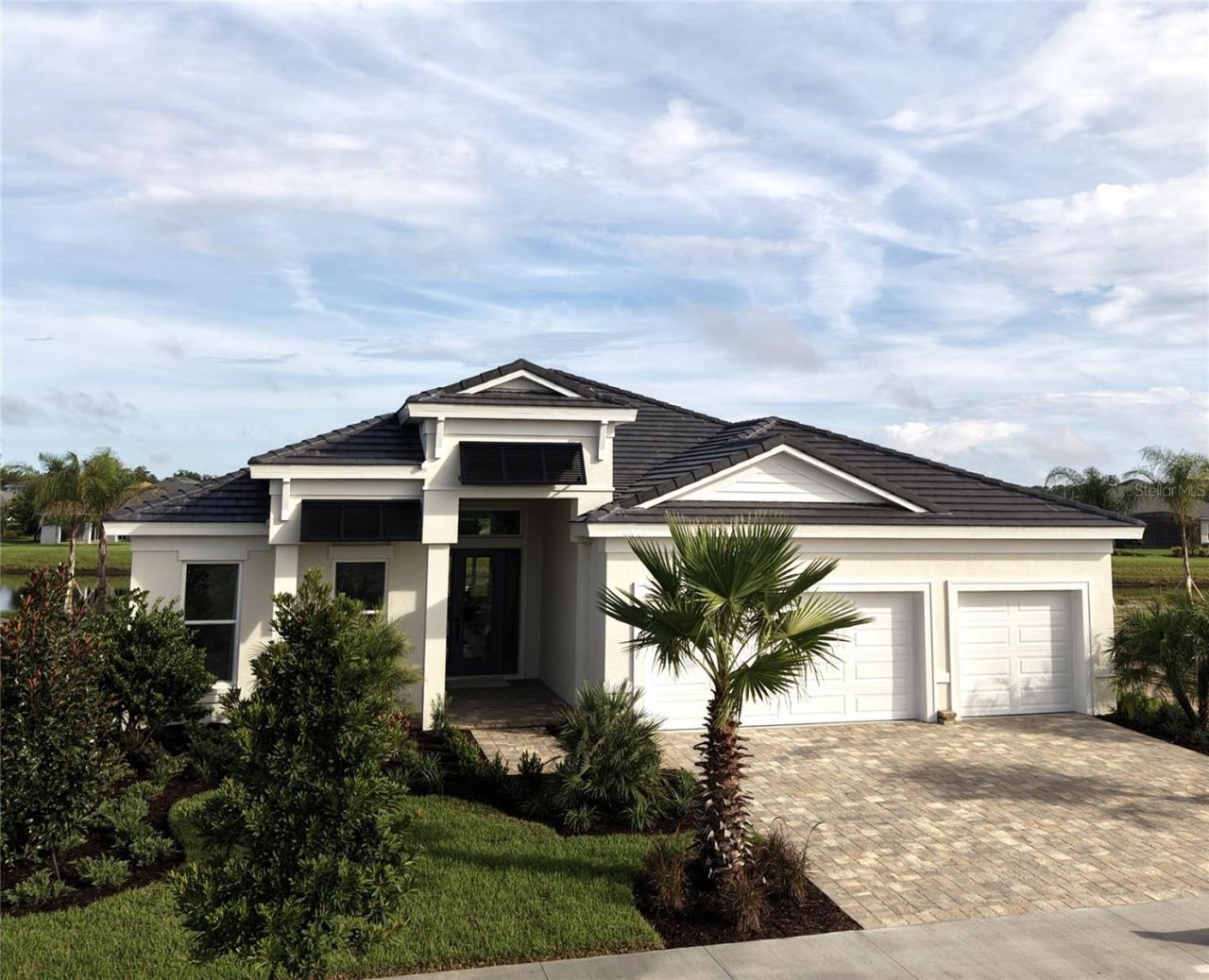 1561 Lake Bank Ln, Deland