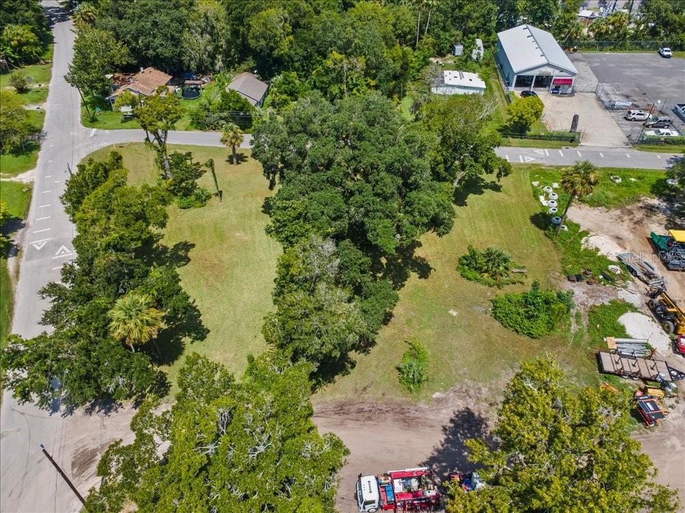 Photo 2 of 919 Tomoka Rd, Daytona Beach, FL 32117