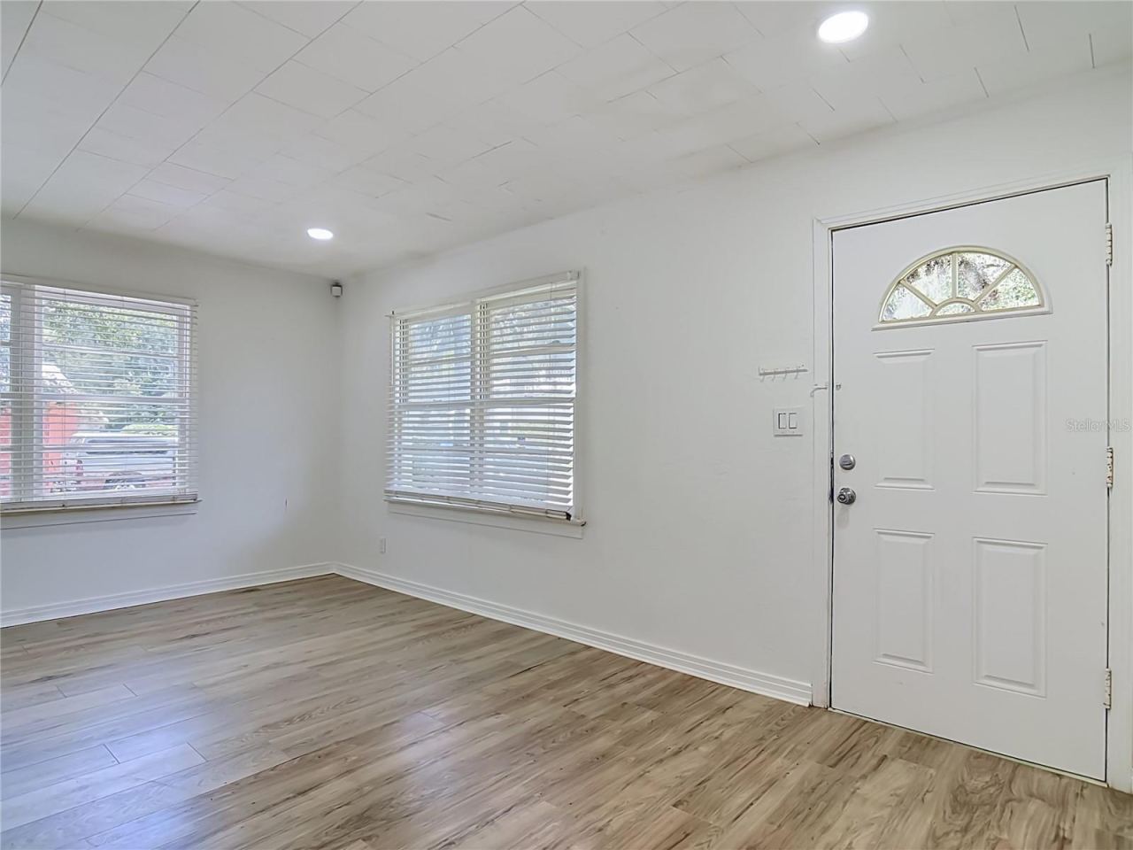 Photo 2 of 709 Edwards St, Daytona Beach, FL 32114