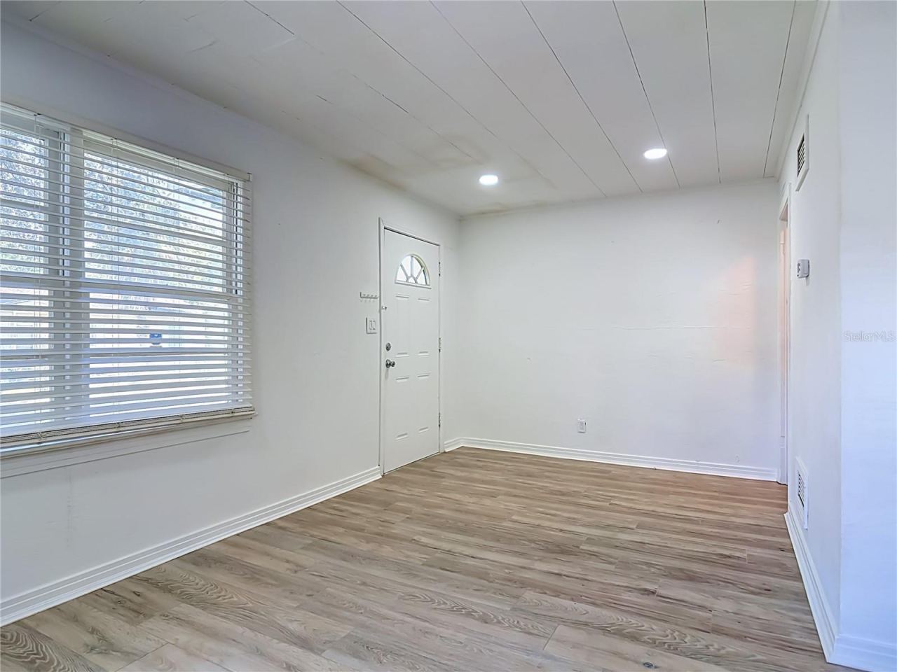 Photo 3 of 709 Edwards St, Daytona Beach, FL 32114