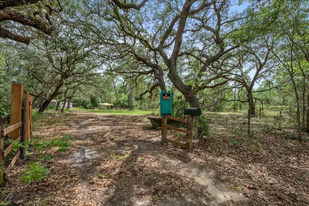 130 Buckles Dr, Interlachen, FL 32148
