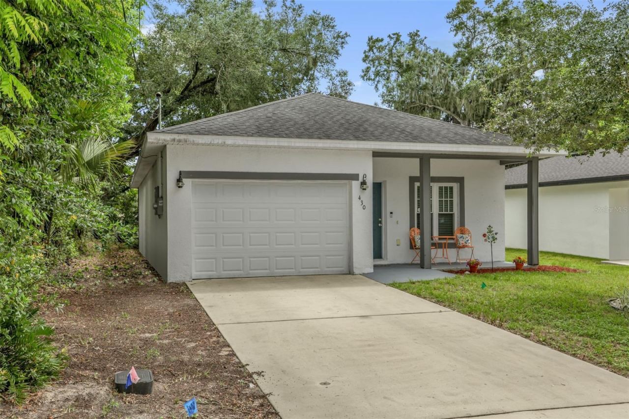 Photo 3 of 430 W Walts Ave, Deland, FL 32720