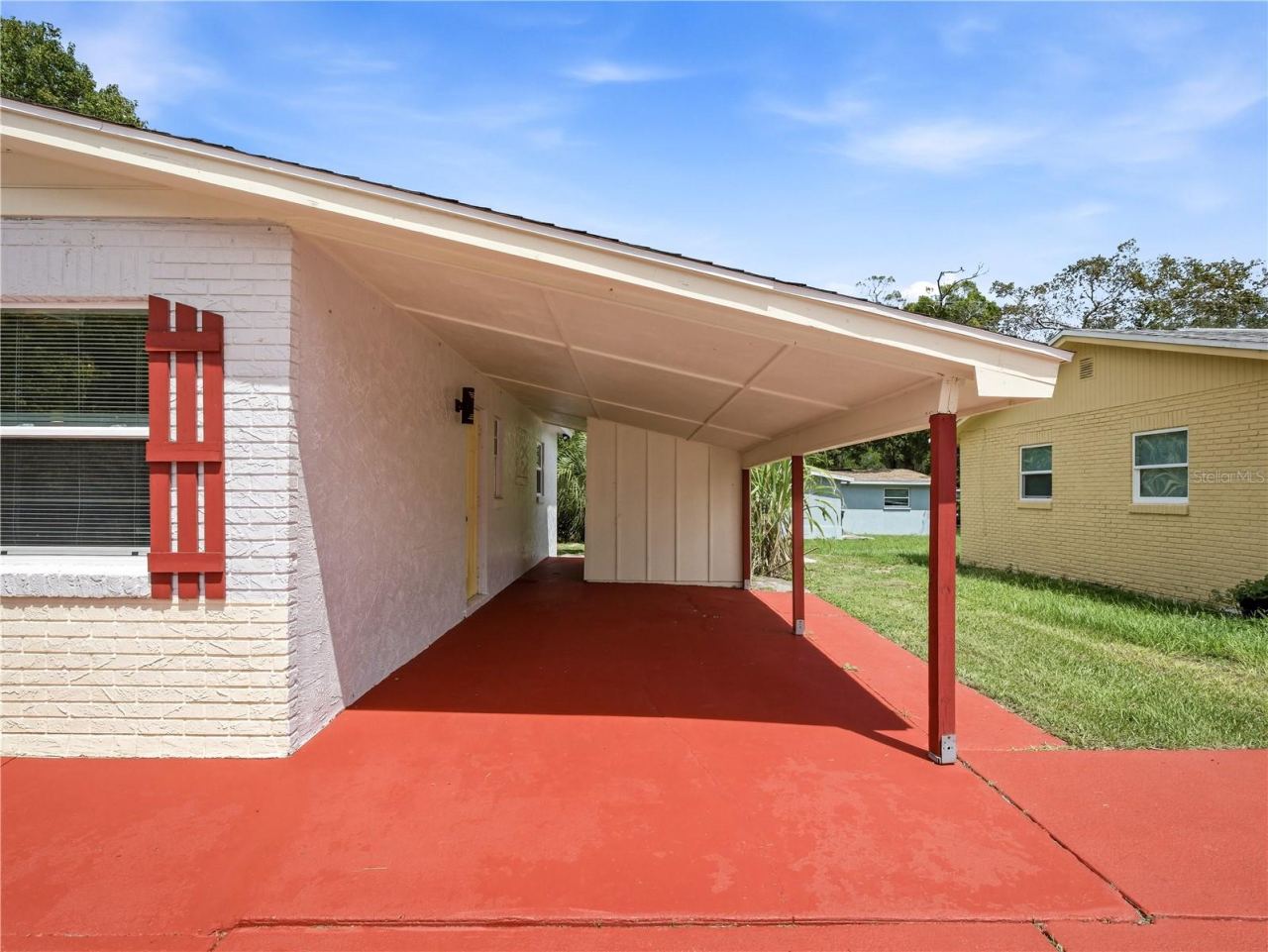Photo 2 of 629 Cedar Park Dr, Daytona Beach, FL 32114