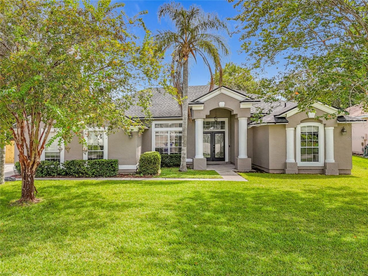 Photo 2 of 420 Twin Oaks Ln, St Johns, FL 32259